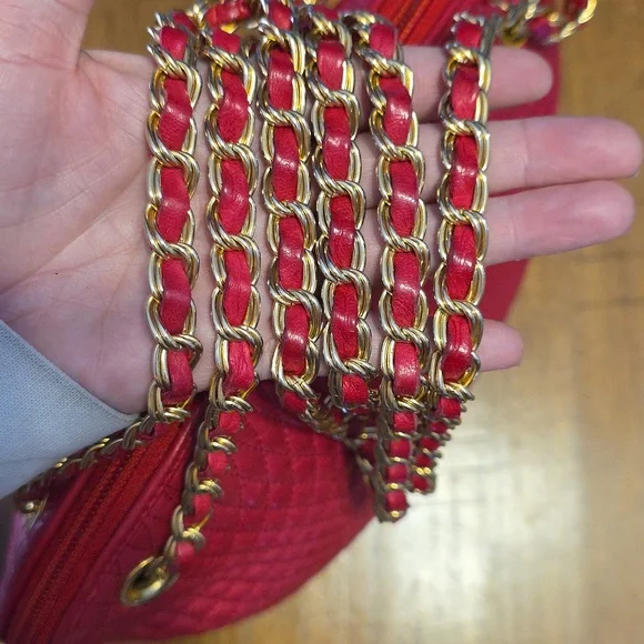 Bally Hot Pink Quilted Leather Shoulder Bag with Gold Chain - Picture 12 of 16